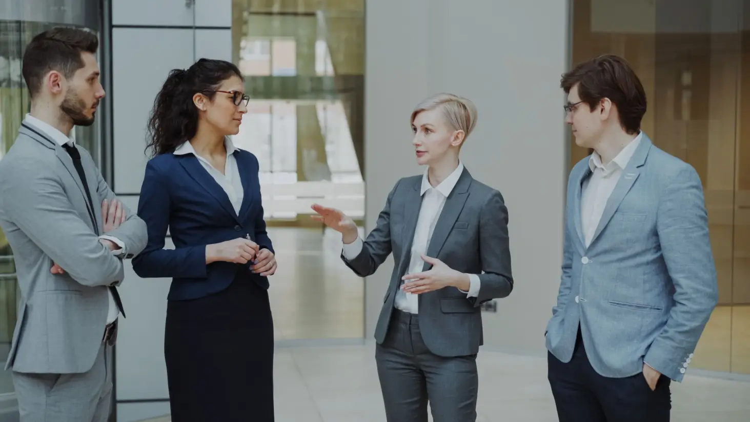 Empresarios, empresas, negocios, ejecutivos (SE PUEDE USAR) Pexels