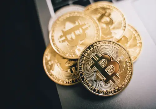 Cómo el fallo de una popular billetera cripto permitió el robo de más de US$ 100 millones en bitcoin