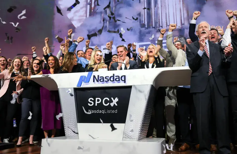 Se desbloquean casi 1.000 millones de acciones de SpaceX: ¿qué significa para el inversor?