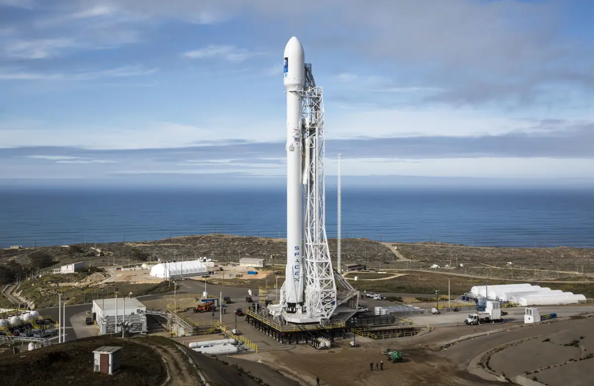 La NASA reveló imágenes del cráter que dejó el cohete de SpaceX que se estrelló contra la Luna