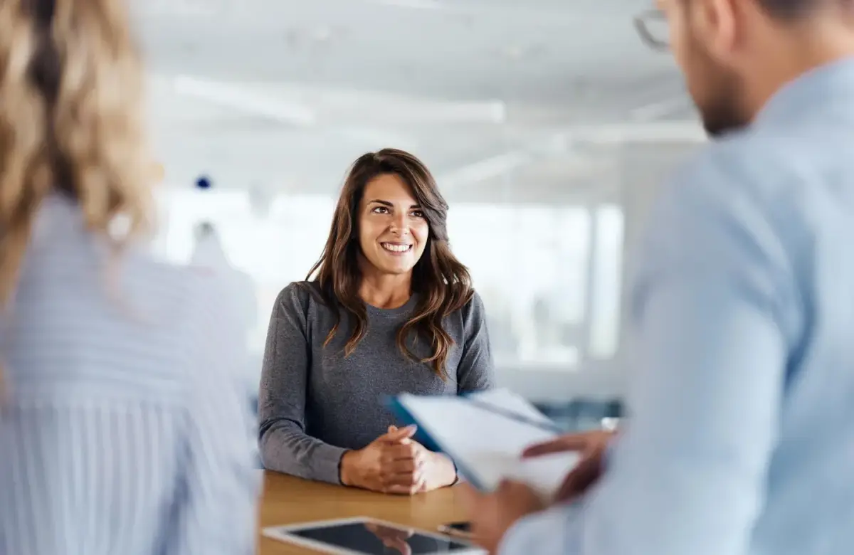 Tres expertos recomiendan qué hacer y qué evitar al usar la IA para buscar trabajo
