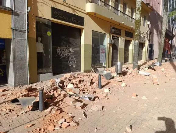Más de 45.000 viviendas presentan afectaciones (X).