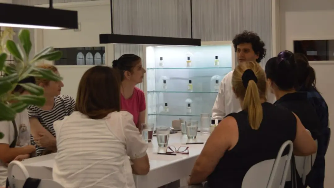 Taller de cata de fragancias en Blind Café. (Foto: Blind Café)