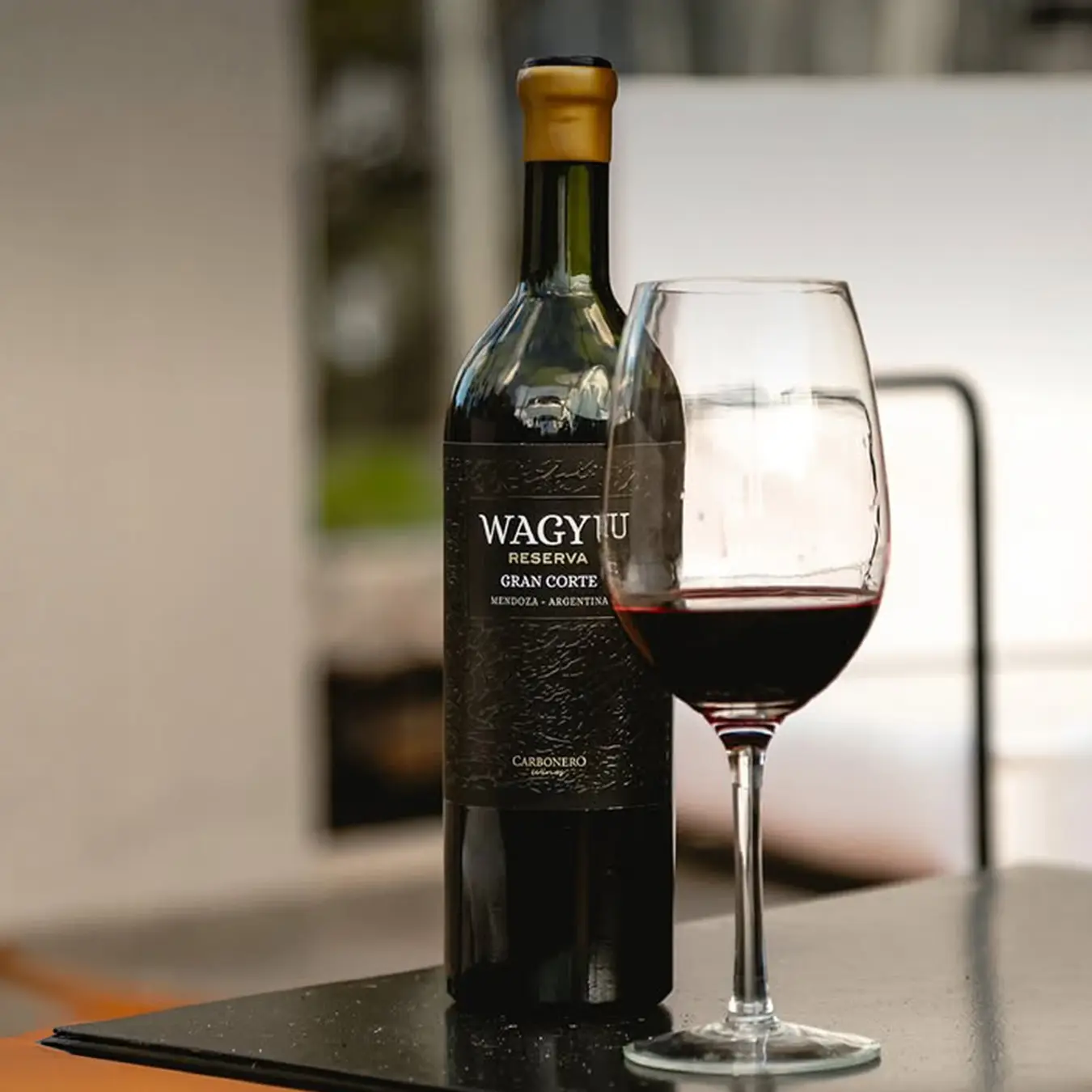 vino wagyu familia carbonero