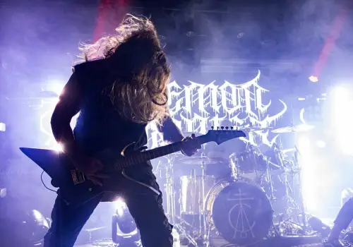 La banda cristiana de heavy metal Demon Hunters demandó a Netflix por "confusión sustancial"