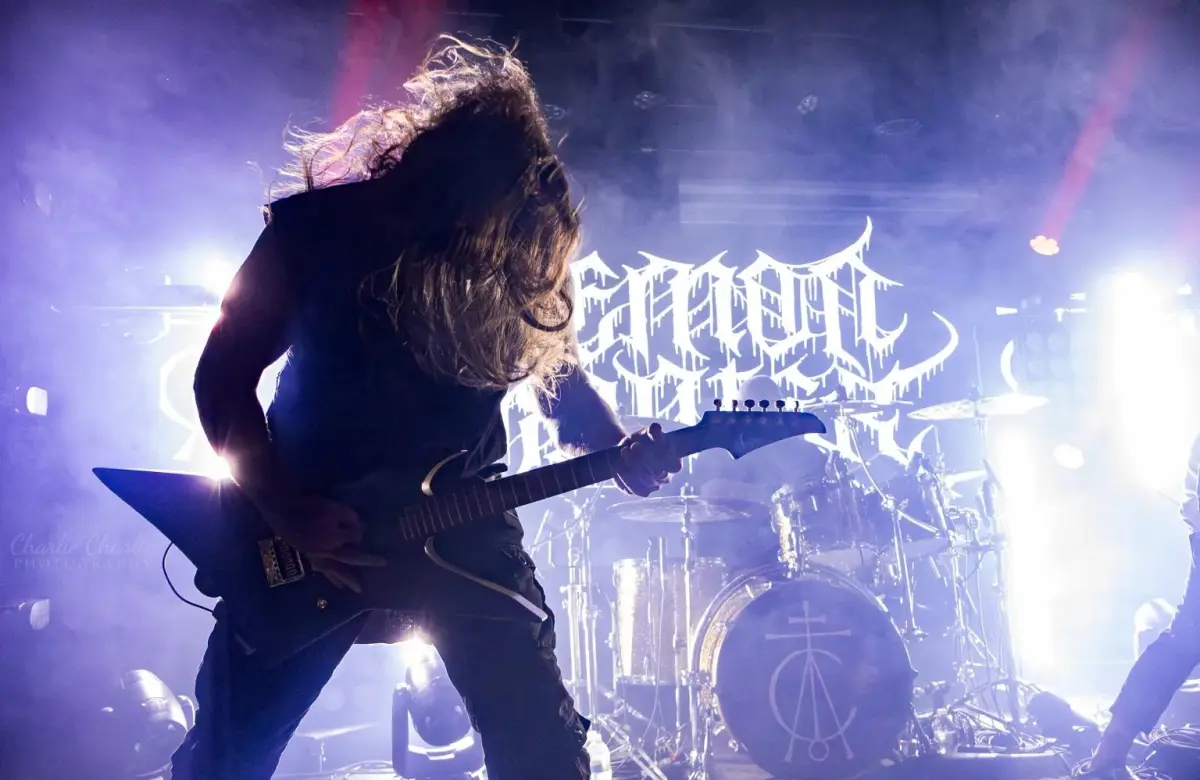 La banda cristiana de heavy metal Demon Hunters demandó a Netflix por "confusión sustancial"