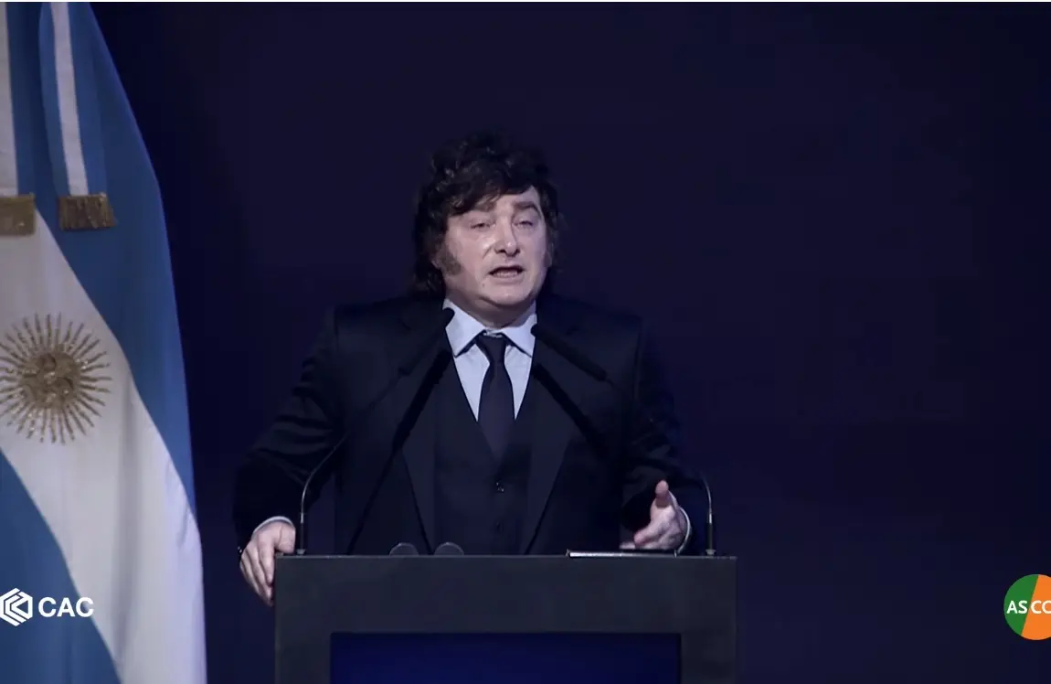 Milei en el Council of the Americas: redobló la apuesta y afirmó que “los prebendarios tienen que quebrar”