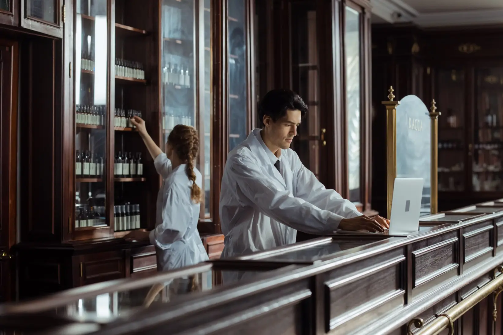 Laboratorios, farmacéutica, medicamentos (Pexels)