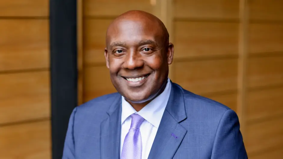 Bernard Hampton, director general y responsable de la Academia de Bank of America. (Foto: LinkedIn de Bernard Hampton)