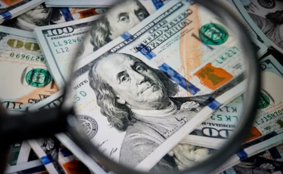 El nuevo dilema de los CEO: por qué tener miles de millones en efectivo se convirtió en un laberinto