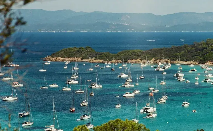 El Mediterráneo se queda sin lugar para los superyates: la crisis que preocupa a los millonarios