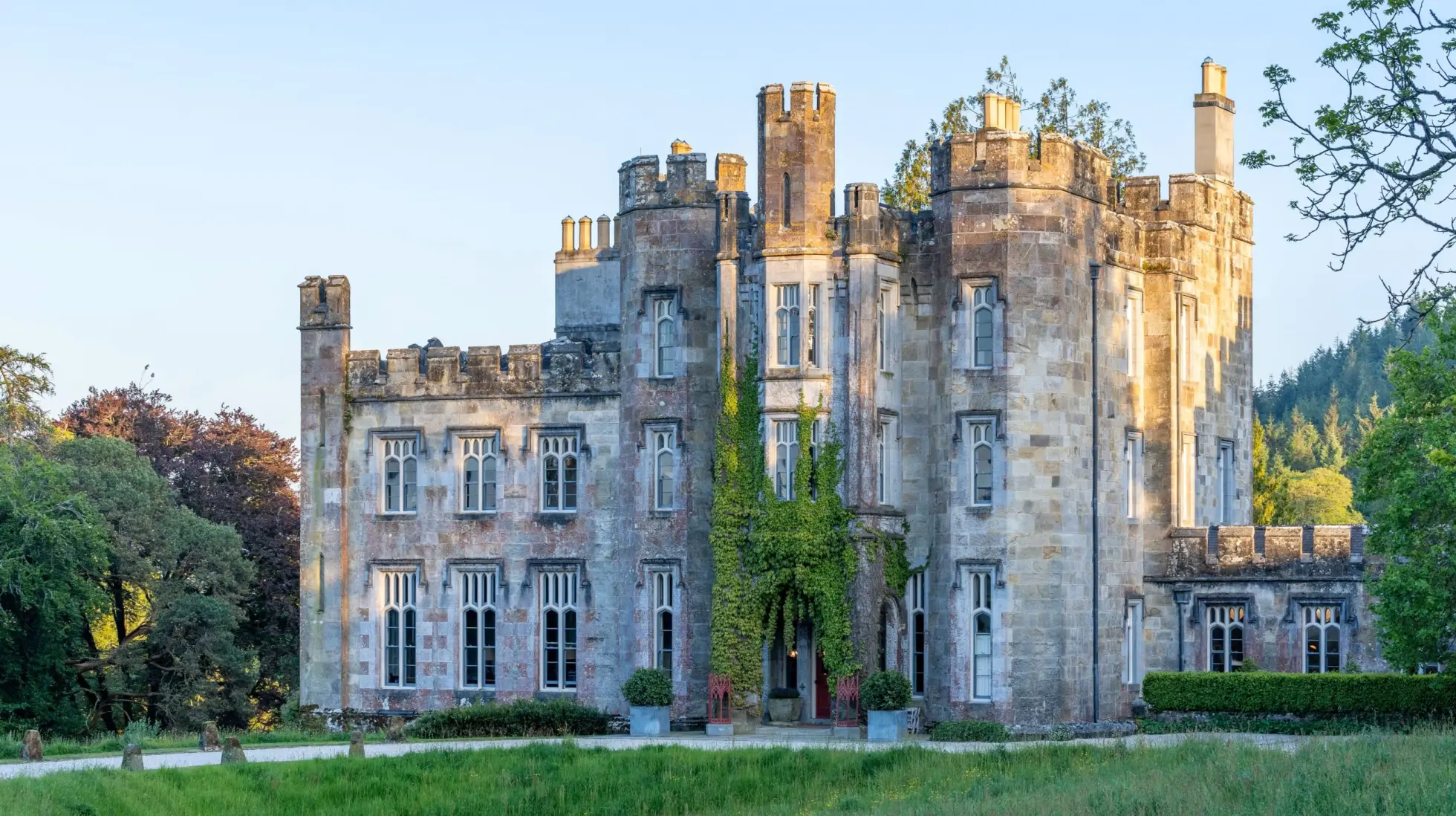 De Hawái a Irlanda, las grandes propiedades de Mark Zuckerberg y su nuevo castillo de 30 millones de euros