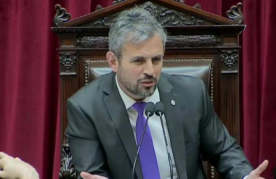 El gobierno logró media sanción a la reforma del BCRA en Diputados y festejó Milei