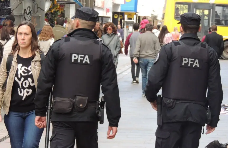 El Gobierno destinará $ 50.000 millones mensuales a recomponer salarios de Fuerzas Armadas y Seguridad