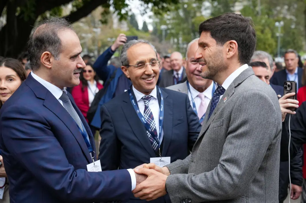 El Embajador de Marruecos, , junto a Maximiliano Pullaro, Gobernador de Santa Fe.