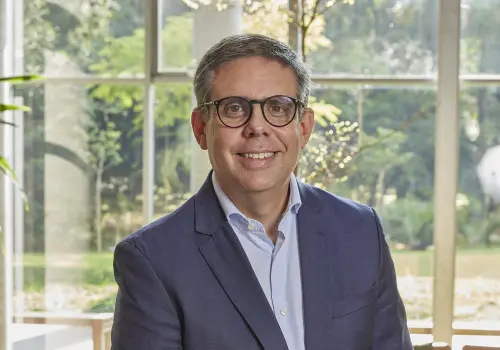 La estrategia de Natura en Argentina: market share récord, producción local en Moreno y el reposicionamiento de Avon