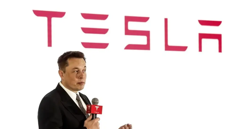 A horas del lanzamiento del Cybercab, las acciones de Tesla saltan 7% y tienen su mejor día en meses