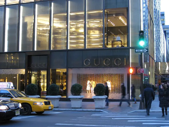 Gucci (SE PUEDE USAR)  Crédito: Achim Hepp, CC BY-SA 2.0, via Wikimedia Commons