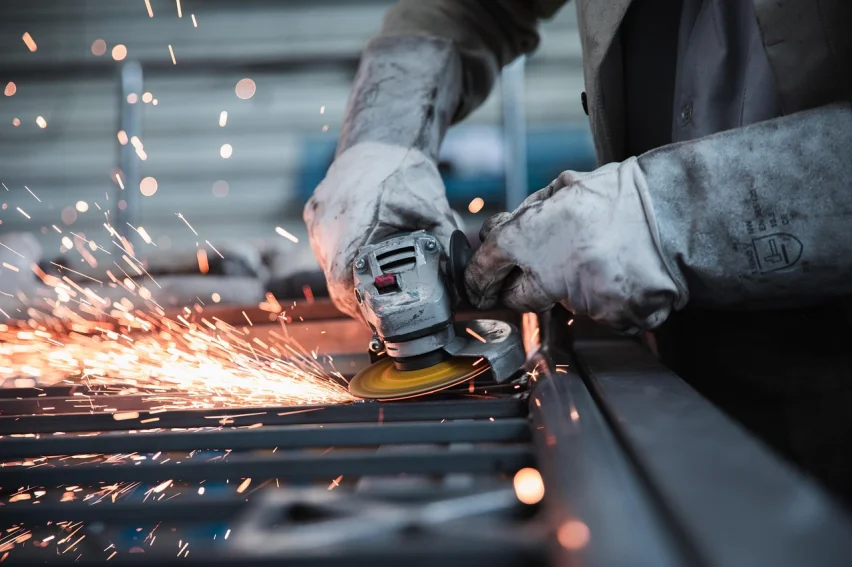 obrero, amoladora, fábrica, lugar de trabajo, taller, producción, fabricación, industria, trabajo del metal, trabajo, acero, metal, profesión, obrero,