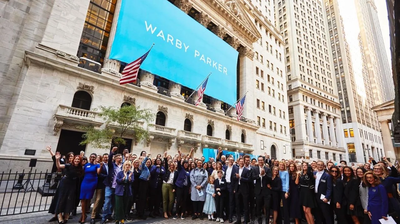 La empresa de anteojos que convirtió sus errores en oportunidades y construyó un negocio de US$ 1.000 millones