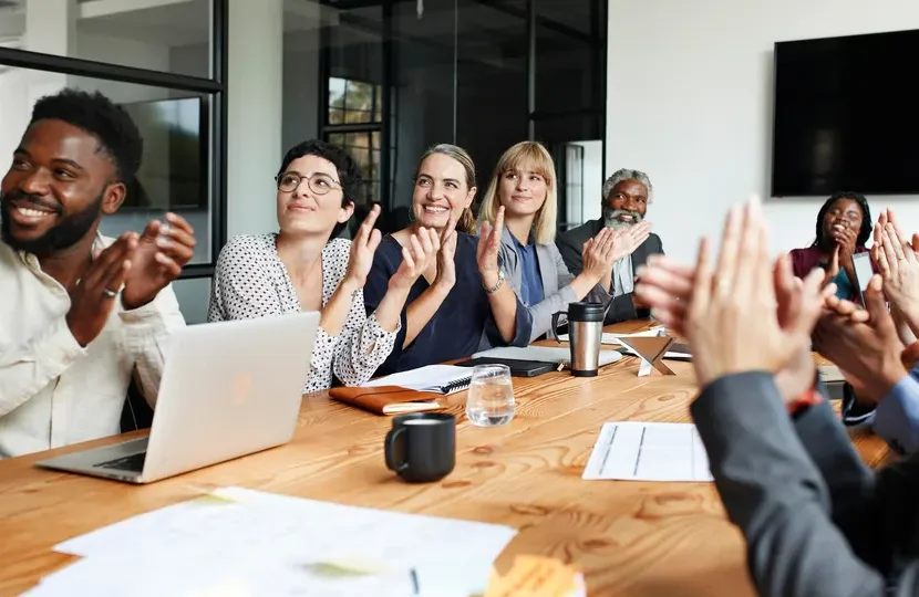 Ocho formas de reconocer a tus empleados que pueden mejorar la motivación del equipo