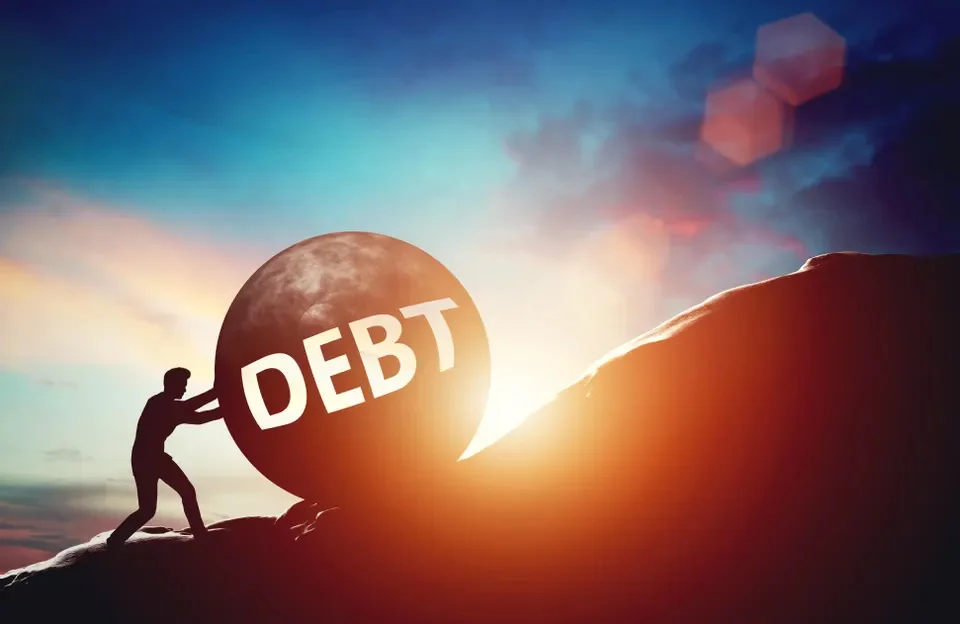 Debate global: la deuda mundial alcanzó un récord de US$ 365 billones y crece el temor por una crisis de refinanciación