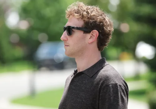 Mark Zuckerberg supera a Sergey Brin y a Michael Dell y ya es el cuarto hombre más rico del mundo