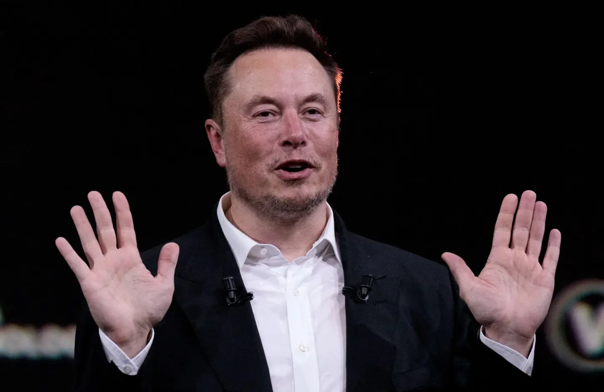 Elon Musk desafía a OpenAI y Anthropic: asegura que la IA de SpaceX podría superarlas en apenas seis meses