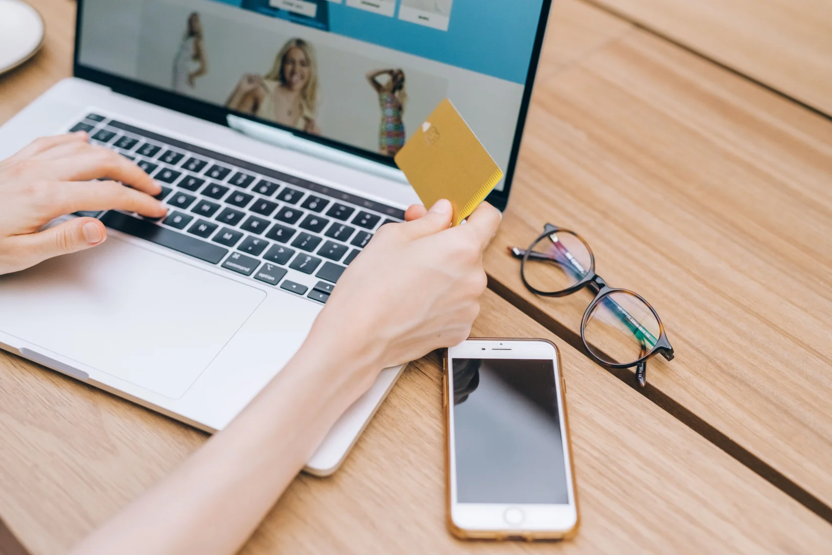 Compras online - Foto: Olya Kobruseva/Pexels