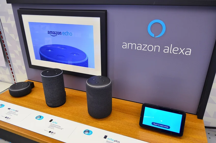 Alexa (SE PUEDE USAR) Crédito: Raysonho @ Open Grid Scheduler / Scalable Grid Engine, CC0, via Wikimedia Commons - Wikimedia Commons