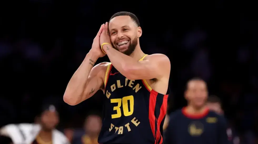 La estrategia de Stephen Curry para seguir en la élite que también pueden aplicar los ejecutivos