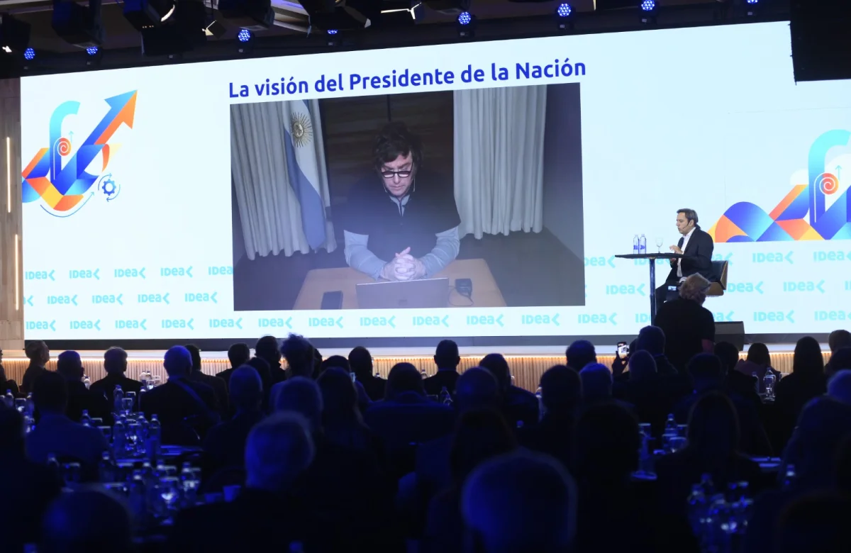 Milei con empresarios de IDEA: prometió acelerar las reformas si gana en 2027, generó risas y un momento de tensión