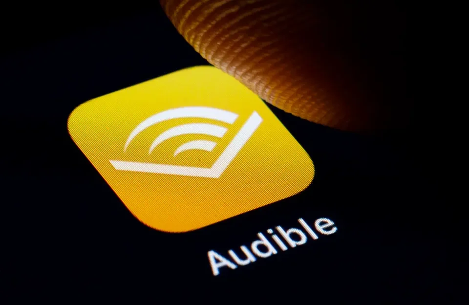 IA y derechos de autor: la nueva función de Audible que permite conversar con personajes de libros