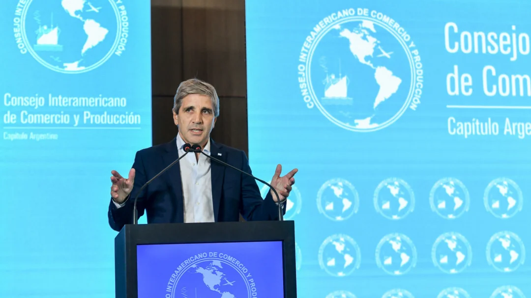 Luis Caputo, ministro de Economía. - Foto: argentina.gob.ar vía Wikimedia Commons.