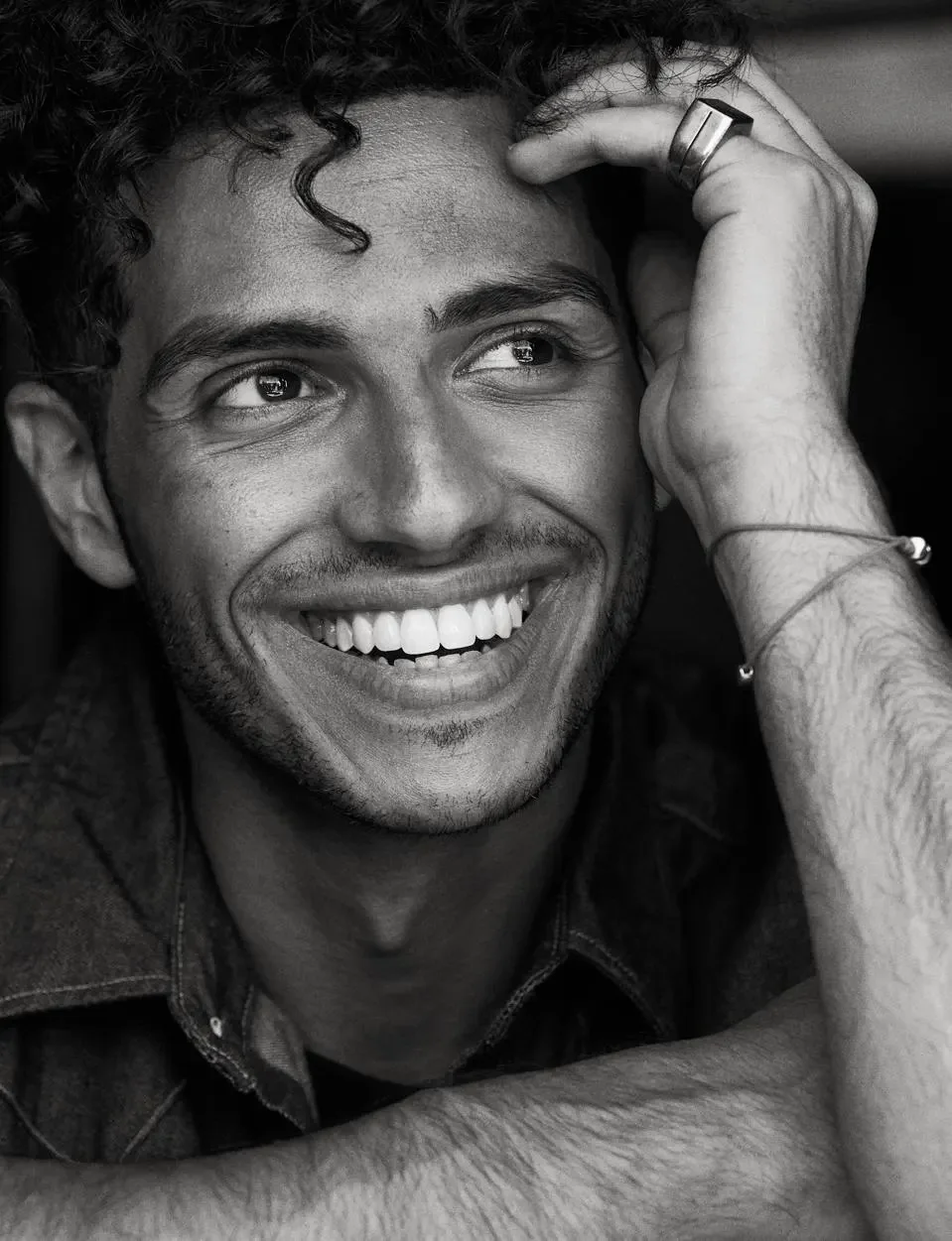 Mena Massoud (NO VOLVER A USAR)   Crédito: Alexi Lubomirski - Alexi Lubomirski