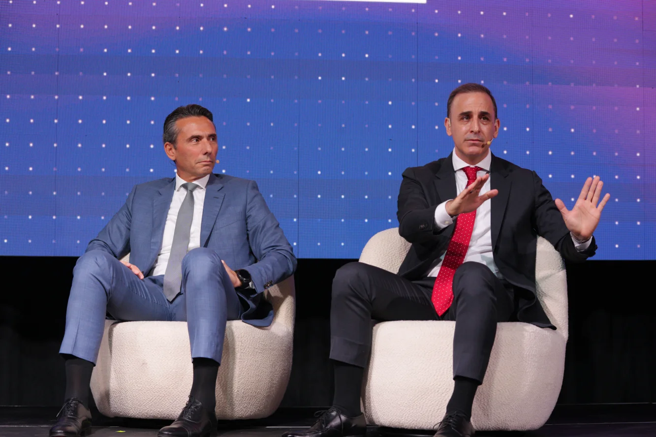 Christos Harpantidis, Group Chief Corporate Affairs Officer de PMI, y Can Kuterdem, President LA&C de PMI - Gentileza PMI