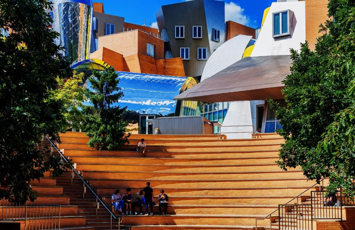 La revolución de la IA llega a las universidades: cómo MIT, Stanford y otras instituciones están reinventando la educación