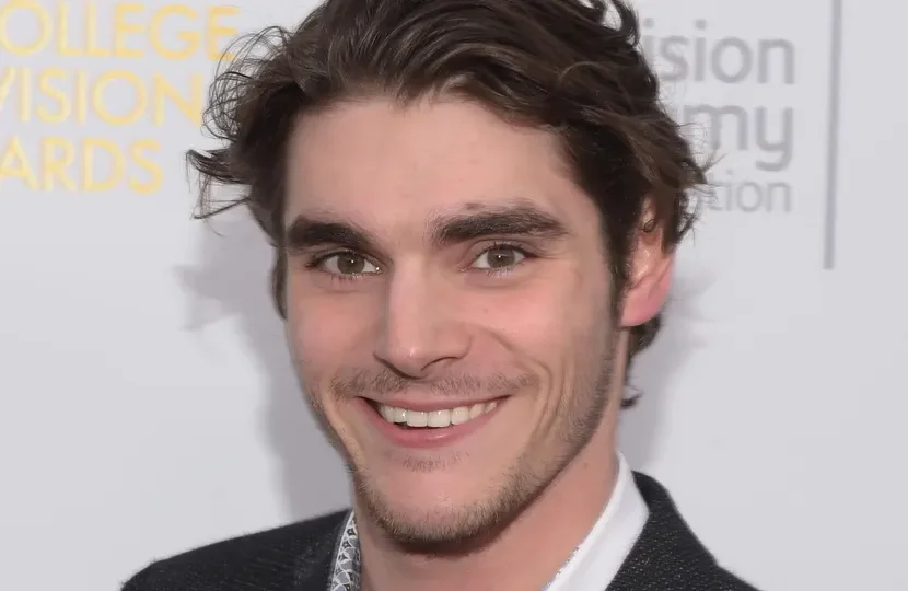 Murió a los 34 años RJ Mitte, el actor que interpretó al hijo de Walter White en Breaking Bad