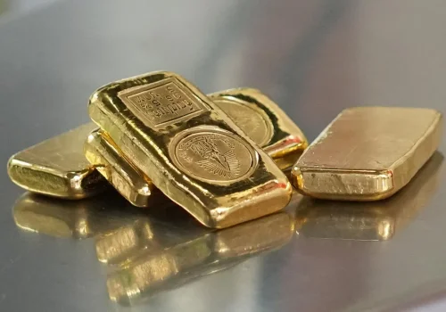 El oro y la plata caen tras los nuevos datos de inflación que reavivan las expectativas de una suba de tasas