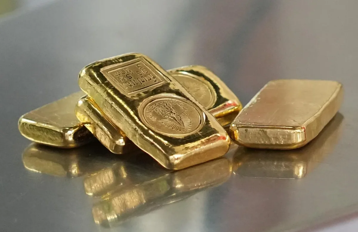El oro y la plata caen tras los nuevos datos de inflación que reavivan las expectativas de una suba de tasas