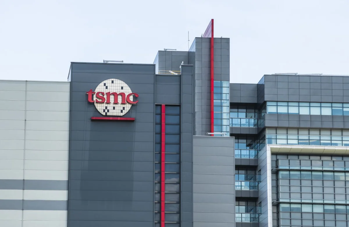 Las acciones del gigante de microchips TSMC cayeron 4% a pesar de ganancias récord: qué signifca para el boom de la IA