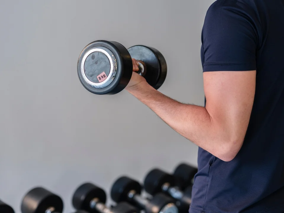 peso, pesa, fuerza, brazo, masculino, ejercicio, deporte, aptitud física, muñeca, mano, músculo, juventud, cuerpo, adulto, salud, ejercicio, ejercicio