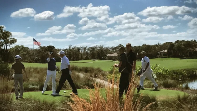 Donald Trump juega al golf en Jupiter, Florida (Foto: Office of U.S. President Donald Trump, Public domain, via Wikimedia Commons).