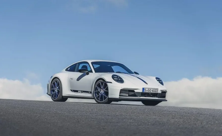 Cómo es el Porsche 911 Carrera T 2026, el deportivo que se ofrece exclusivamente con caja manual