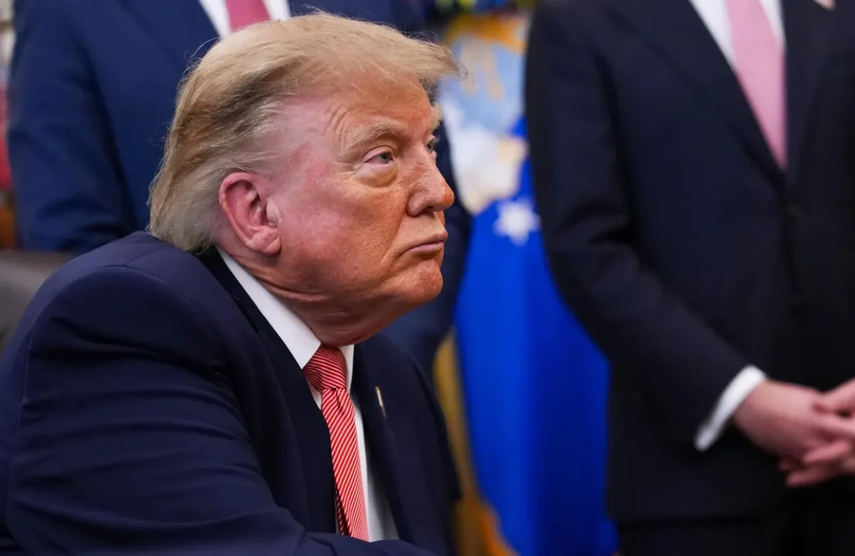 La aprobación de Trump cae a mínimos históricos en tres encuestas