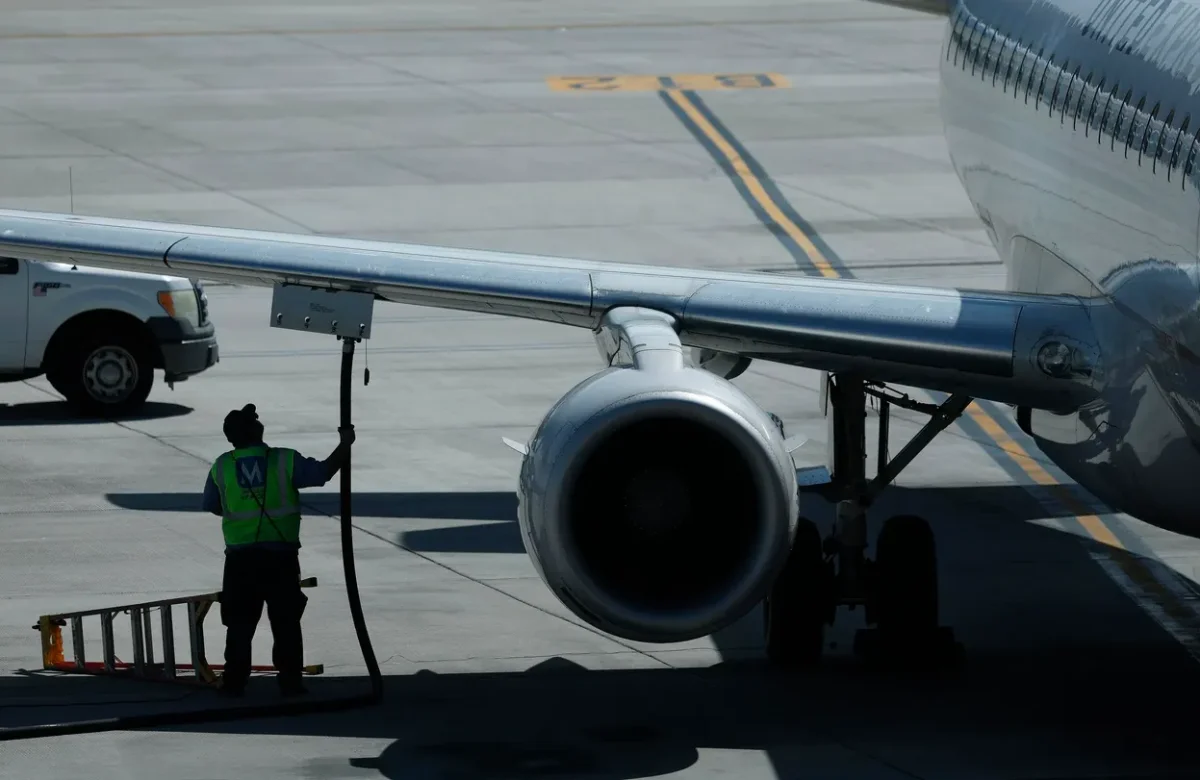 El combustible para aviones alcanza los US$ 206 por barril, su precio más alto desde el inicio de la guerra 
