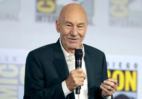 Murió Patrick Stewart, el actor que dio vida al Profesor X y al capitán Picard durante décadas